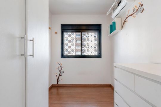 Quarto de apartamento à venda com 2 quartos, 58m² em Jardim do Salso, Porto Alegre