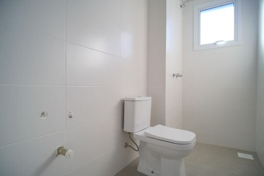 Banheiro de apartamento à venda com 2 quartos, 75m² em Centro, São Leopoldo