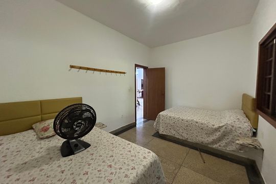 Casa de Condomínio à venda com 4 quartos, 492m² em Vila Ipe Amarelo, Contagem
