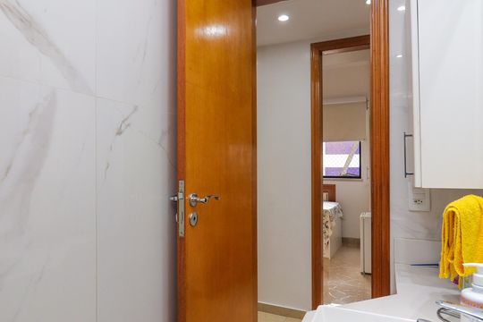 Banheiro Social de apartamento à venda com 3 quartos, 75m² em Vila Valqueire, Rio de Janeiro