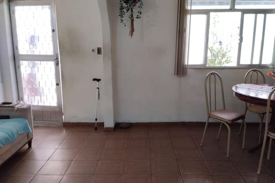Sala de casa à venda com 2 quartos, 186m² em Realengo, Rio de Janeiro
