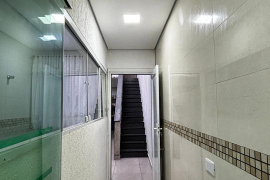 Corredor de casa à venda com 2 quartos, 240m² em Vila Sao Joao, Santo André
