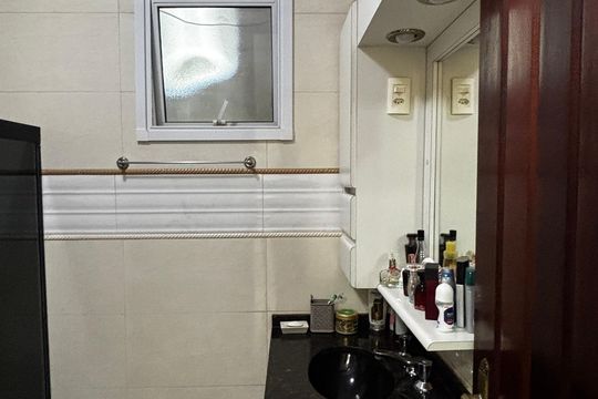 Banheiro da Suíte 1 de casa à venda com 2 quartos, 240m² em Vila Sao Joao, Santo André