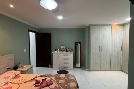 Suíte 1 de casa à venda com 2 quartos, 240m² em Vila Sao Joao, Santo André