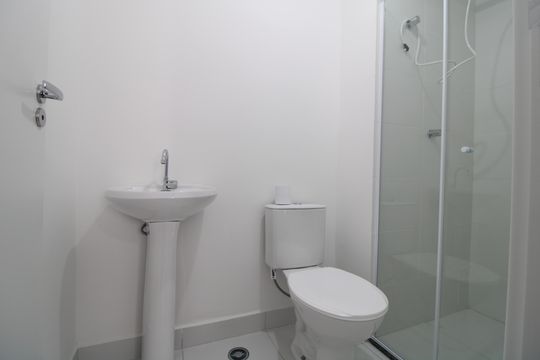Banheiro da suíte de apartamento à venda com 1 quarto, 29m² em Planalto Paulista, São Paulo