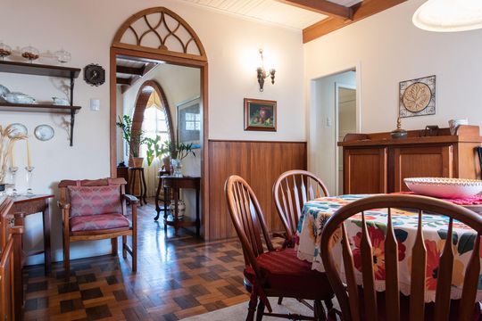 Sala de casa para alugar com 2 quartos, 110m² em Higienópolis, Porto Alegre