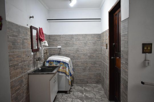 Área de Serviço Subsolo de casa à venda com 3 quartos, 150m² em Parque Imperial, São Paulo
