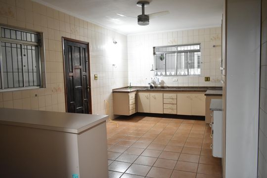 Cozinha de casa à venda com 3 quartos, 150m² em Parque Imperial, São Paulo