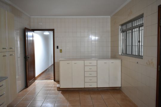 Cozinha de casa à venda com 3 quartos, 150m² em Parque Imperial, São Paulo