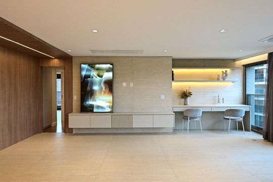 Sala de apartamento à venda com 3 quartos, 186m² em Real Parque, São Paulo