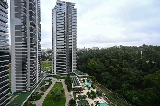 Vista de apartamento à venda com 3 quartos, 186m² em Real Parque, São Paulo