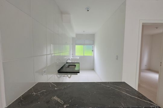 Cozinha de apartamento para alugar com 3 quartos, 67m² em Jardim Jacy, Guarulhos