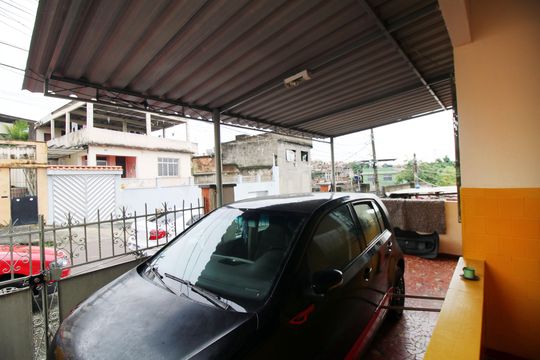Garagem de casa para alugar com 2 quartos, 95m² em Cordovil, Rio de Janeiro