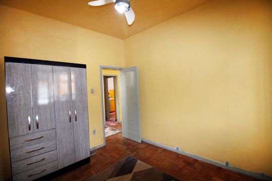 Quarto 1 de casa para alugar com 2 quartos, 95m² em Cordovil, Rio de Janeiro
