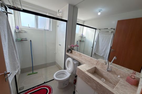 Banheiro 2  de apartamento à venda com 2 quartos, 45m² em Qr 109, Brasília