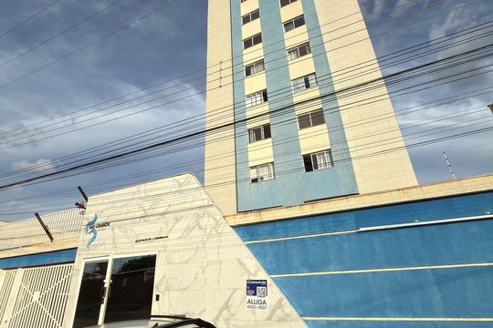 Fachada  de apartamento à venda com 2 quartos, 45m² em Qr 109, Brasília