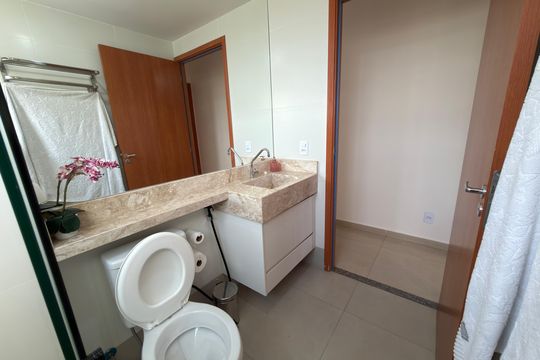 Banheiro 2  de apartamento à venda com 2 quartos, 45m² em Qr 109, Brasília