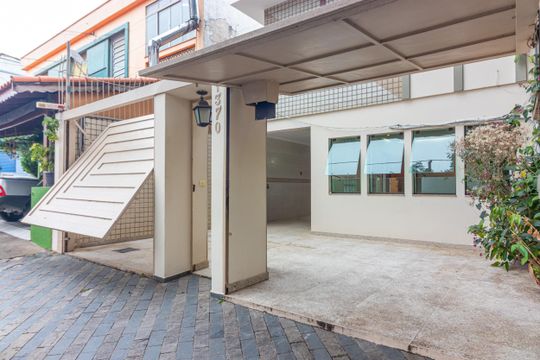 Fachada de casa à venda com 3 quartos, 144m² em Planalto Paulista, São Paulo