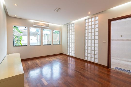 Casa à venda com 3 quartos, 144m² em Planalto Paulista, São Paulo