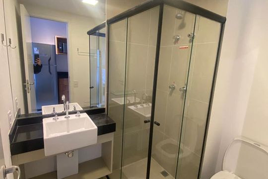 Banheiro de kitnet/studio à venda com 1 quarto, 22m² em Santo Amaro, São Paulo