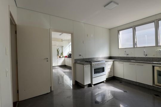 Apartamento à venda com 4 quartos, 240m² em Luxemburgo, Belo Horizonte