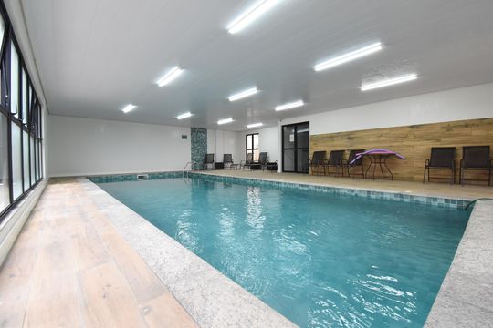 Área comum - Piscina de apartamento à venda com 2 quartos, 54m² em Bacacheri, Curitiba