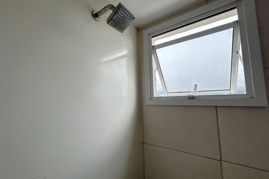 Banheiro de apartamento à venda com 2 quartos, 48m² em Piedade, Rio de Janeiro
