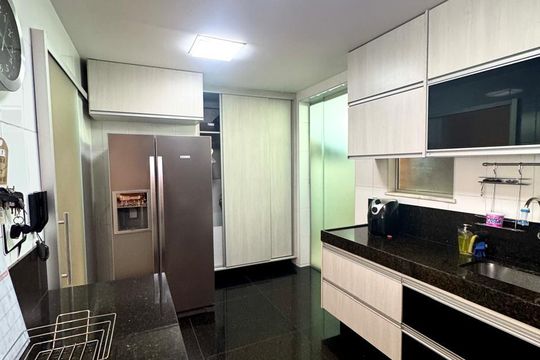 Cozinha de apartamento para alugar com 3 quartos, 95m² em Castelo, Belo Horizonte