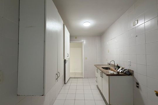 Cozinha de apartamento à venda com 2 quartos, 77m² em Barra da Tijuca, Rio de Janeiro