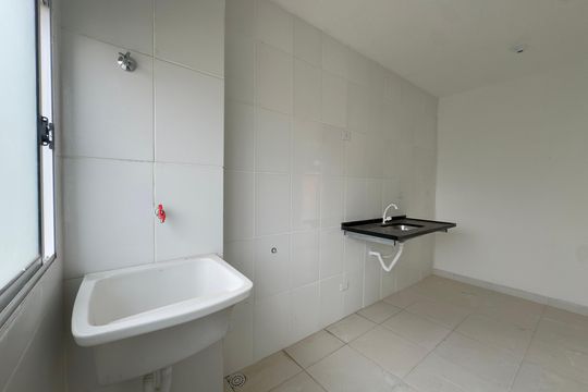 Área de Serviço de apartamento para alugar com 2 quartos, 48m² em Jardim Jacy, Guarulhos