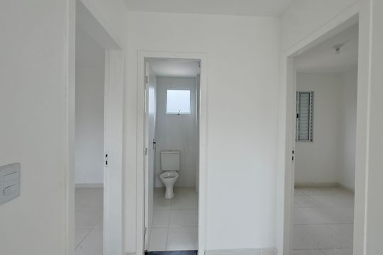 Hall de apartamento para alugar com 2 quartos, 48m² em Jardim Jacy, Guarulhos