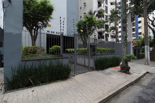 Fachada de apartamento à venda com 2 quartos, 66m² em Vila Olímpia, São Paulo
