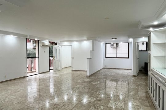 Apartamento para alugar com 3 quartos, 189m² em Boqueirão, Santos