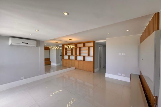 Sala de apartamento à venda com 2 quartos, 160m² em Recreio dos Bandeirantes, Rio de Janeiro