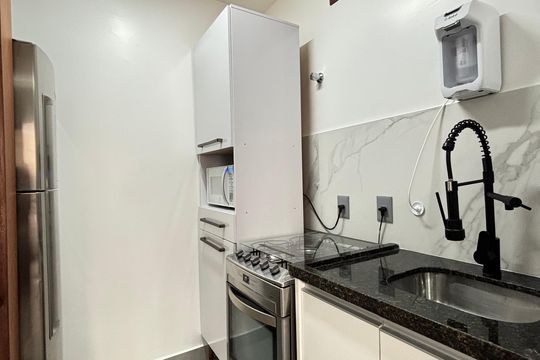 Cozinha de apartamento para alugar com 1 quarto, 32m² em Moema, São Paulo