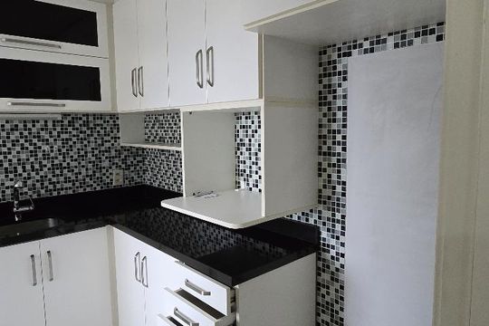 Cozinha de apartamento à venda com 3 quartos, 89m² em Santo Antônio, Porto Alegre