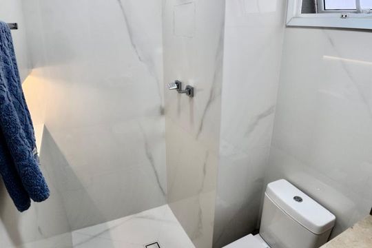 Banheiro de apartamento à venda com 2 quartos, 87m² em Jardim Caboré, São Paulo
