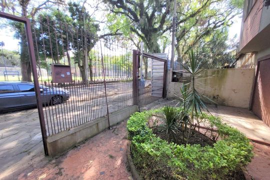 Área externa de casa à venda com 3 quartos, 130m² em Jardim Botânico, Porto Alegre