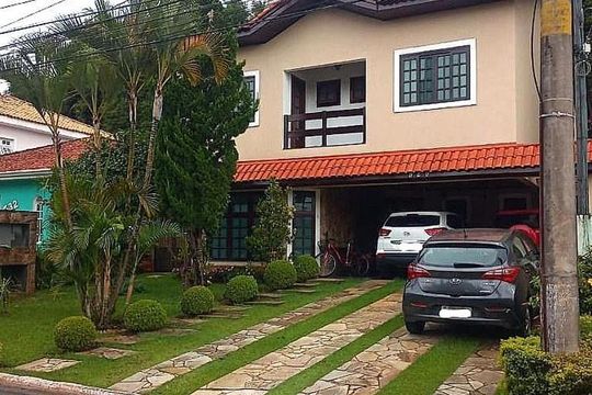 Casa à venda com 4 quartos, 275m² em Aldeia da Serra, Barueri