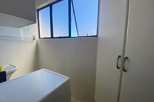 Área de serviço de apartamento para alugar com 1 quarto, 57m² em Ponta da Praia, Santos