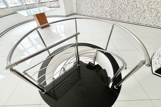 Escada de apartamento para alugar com 3 quartos, 208m² em Santana, São Paulo