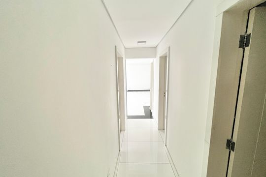 Corredor de apartamento para alugar com 3 quartos, 208m² em Santana, São Paulo