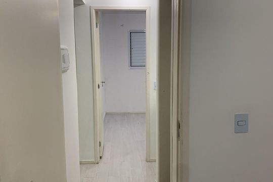 Corredor de apartamento para alugar com 2 quartos, 47m² em Jardim Sandra, Cotia