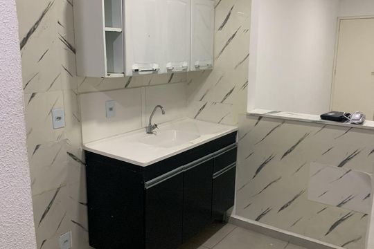 Cozinha de apartamento para alugar com 2 quartos, 47m² em Jardim Sandra, Cotia