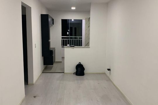 Sala de apartamento para alugar com 2 quartos, 47m² em Jardim Sandra, Cotia