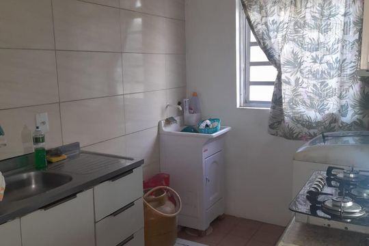 Cozinha de apartamento à venda com 2 quartos, 54m² em Santo Antônio, Porto Alegre