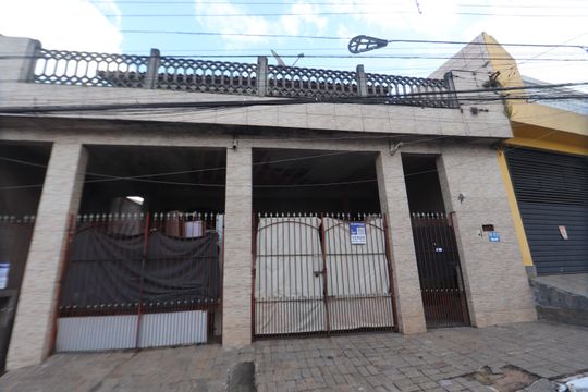 Fachada de casa à venda com 1 quarto, 200m² em Vila Sapopemba, São Paulo