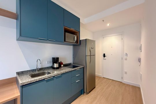 Cozinha  de kitnet/studio para alugar com 1 quarto, 25m² em Brooklin, São Paulo