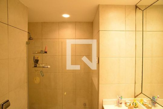 Banheiro de apartamento para alugar com 5 quartos, 300m² em Barra da Tijuca, Rio de Janeiro