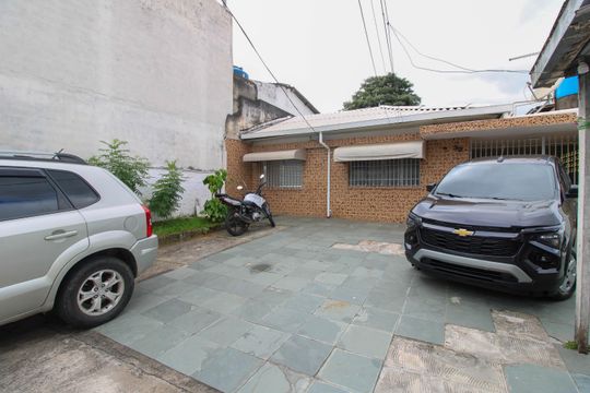 Garagem  de casa à venda com 3 quartos, 100m² em Jardim Umarizal, São Paulo